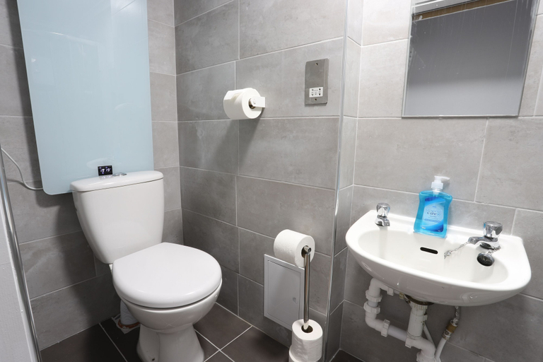 Bathroom 2, Birmingham HS2 NEC AIRPORT, Solihull