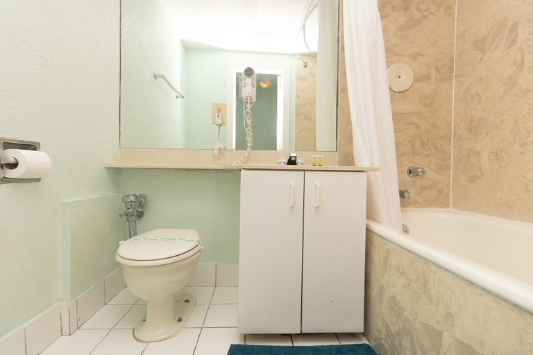 Bathroom 3, 626 Ocean View Hollywood Studio, Broward