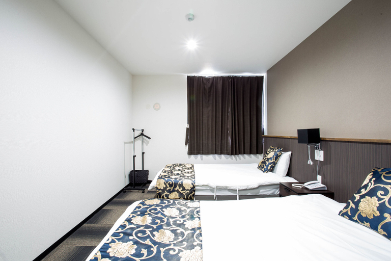 Bedroom 2, Holiday Pearl Hotel, Osaka