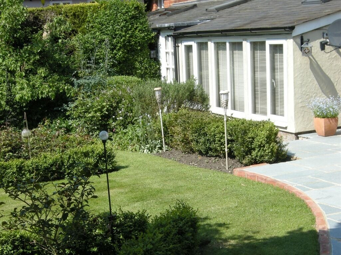 Others 5, Motts Cottage, Essex