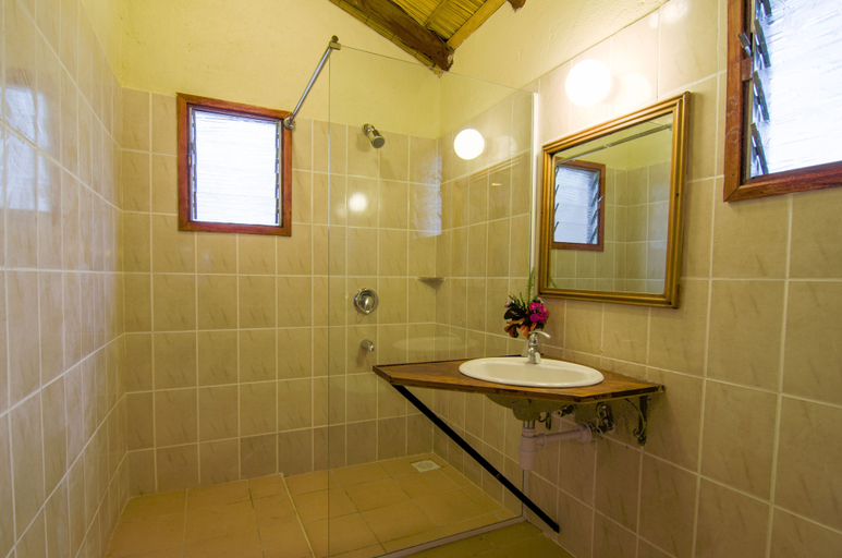 Bathroom 4, Sentrim Mara Game Lodge, Narok West