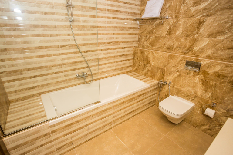 Bathroom 3, Hotel Palais Royal, Sfax Médina