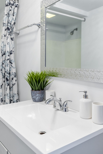Bathroom 4, Cozy 3BR House in Watertown by GLOBALSTAY, Hamilton