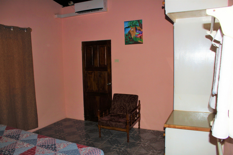 Bedroom 3, Birdie's Nest