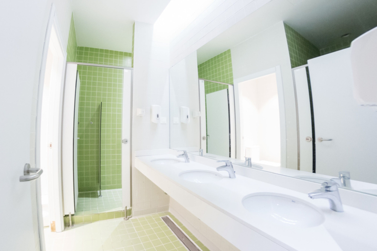 Bathroom 4, Sant Jordi Hostels Rock Palace, Barcelona