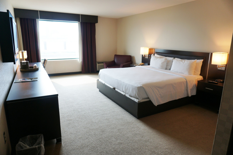 Bedroom 3, Casino Queen Hotel, Saint Clair
