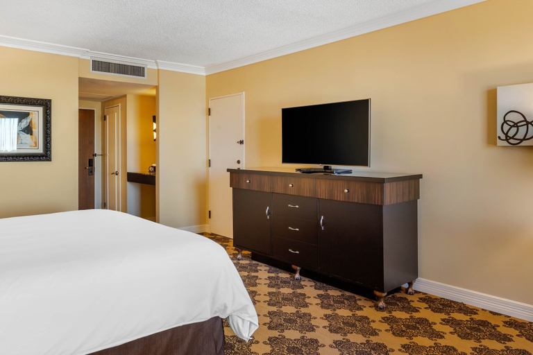 Bedroom 5, Omni Houston Hotel, Houston