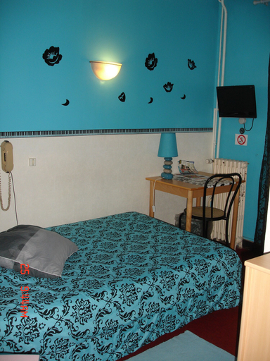 Bedroom 2, Hotel La Marmotte, Deux-Sèvres