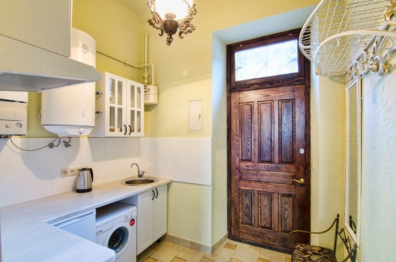 Others 3, 1 Bedroom Apartment Valova 21a, L'vivs'ka