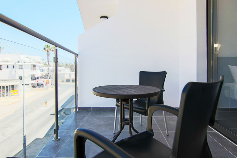 Others 5, Phaedrus Living City View Fountain Court 08
