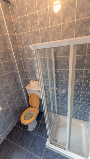 Bathroom 3, An Sean Ostan Apartments