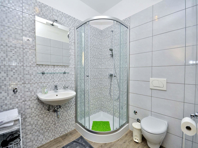 Bathroom 4, Apartments Daniel, Umag
