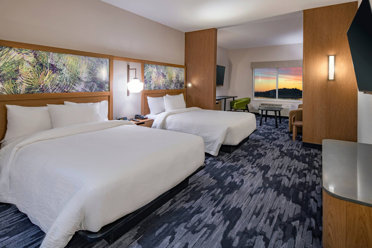 Bedroom 3, Fairfield Inn & Suites by Marriott Klamath Falls, Klamath