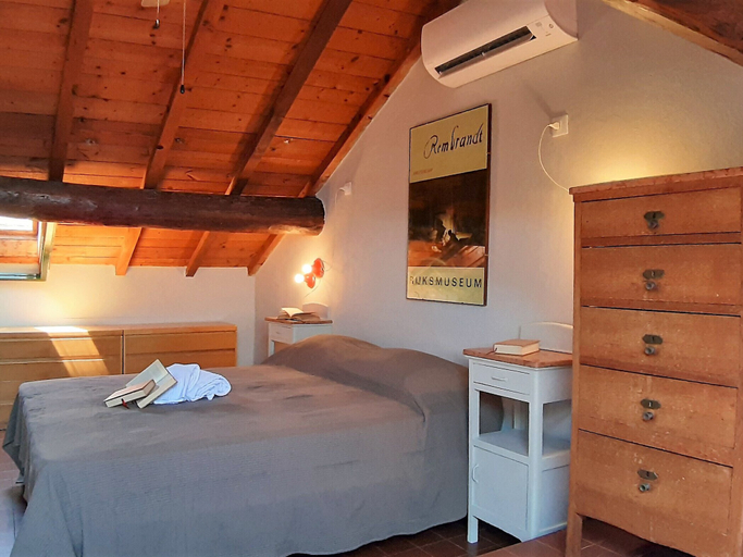 Room 2, Sea Attic, Savona