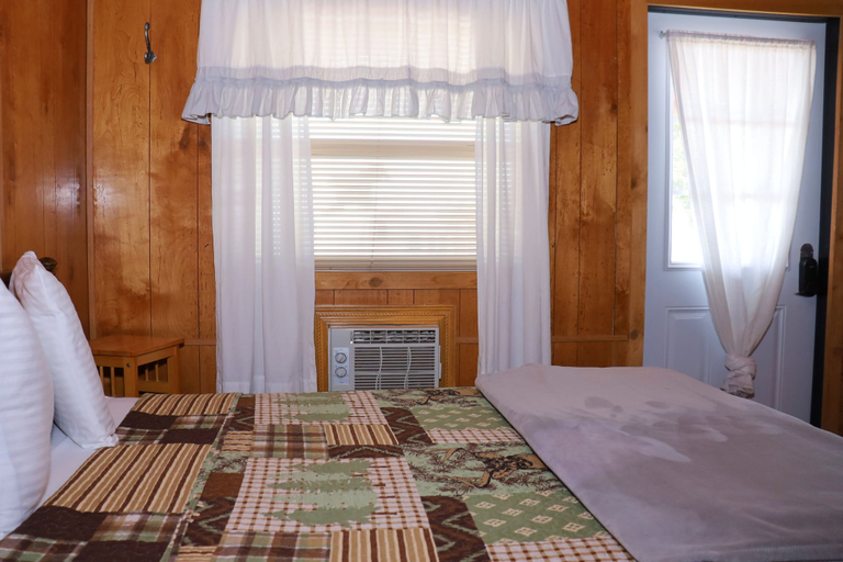 Bedroom 2, Stampede RV Resort, Cochise