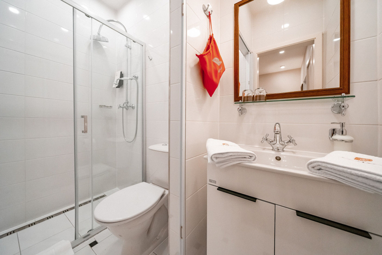 Bathroom 5, Revelton Studios Marianske Lazne, Cheb