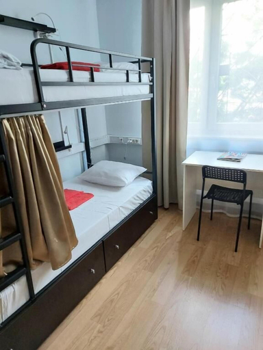 Bedroom 2, Christal - Hostel, Western