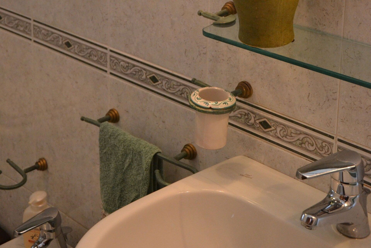 Bathroom 4, La Rosa di Firenze, Florence