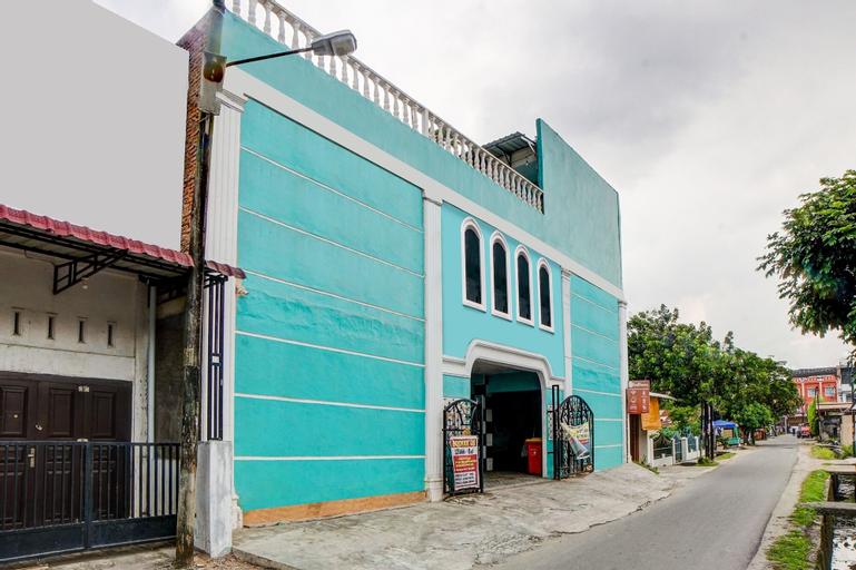 Exterior & Views 2, OYO 91163 Roemah Gh, Medan