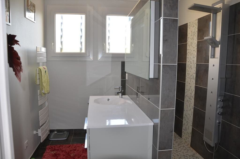 Bathroom 4, Chambres d'hôtes et Spa, Lot-et-Garonne