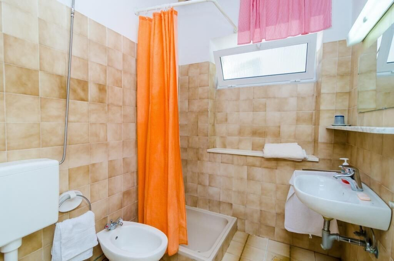 Bathroom 4, Guest House Mara, Dubrovnik