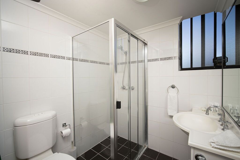 Bathroom, Drummoyne Furnished Apartments, Sydney
