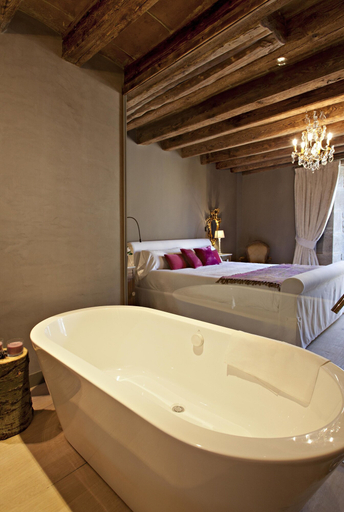 Bathroom 5, Hotel La Vella Farga, Lleida