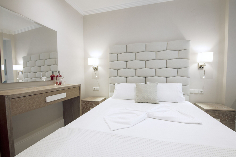 Bedroom 3, La Mer Apartments, Central Macedonia