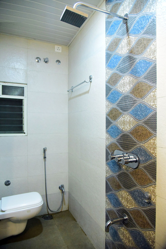 Bathroom 3, Hotel Pushpak Satara, Satara