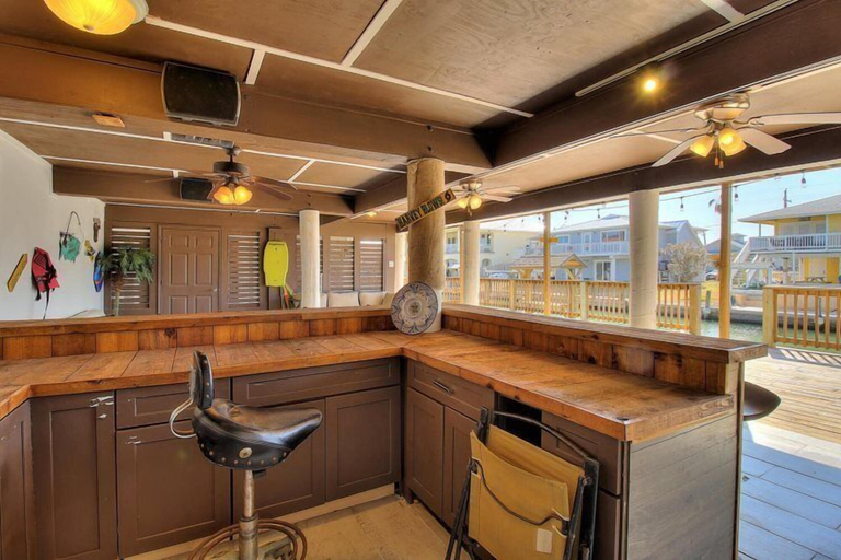 Food & Drinks, Rest by the Bay, Aransas