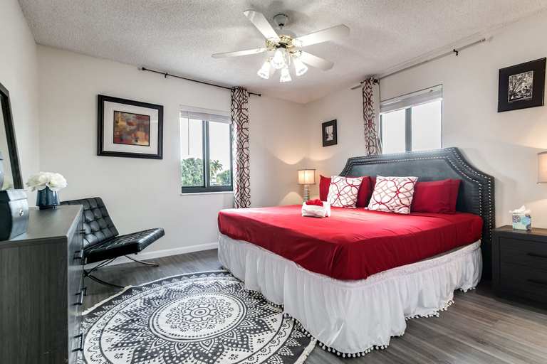 Bedroom 3, 2 Bed2 Bath House with Backyard Jacuzzi, Miami-Dade