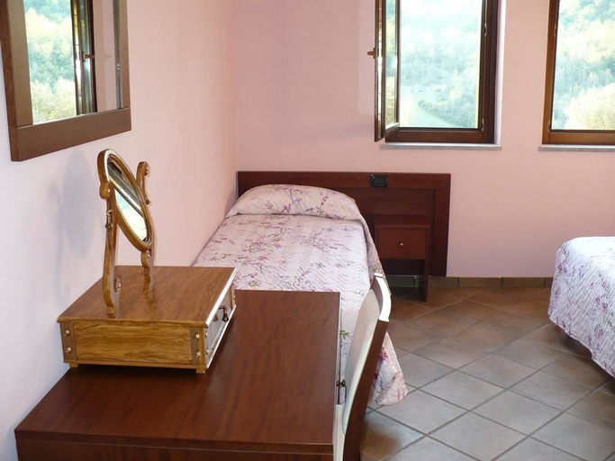 Bedroom 2, Agriturismo Murikè, Salerno