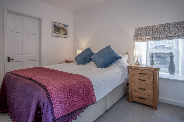 Bedroom 3, Caleb's Cottage - 4 Bed Cottage - Solva, Pembrokeshire