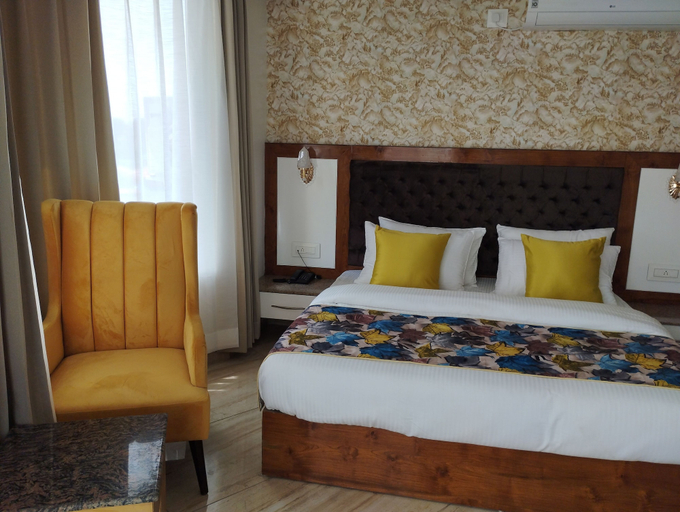 Bedroom 3, ABHILASHI INN, Mandi