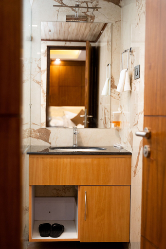 Bathroom 4, Hotel Kailash Kutee, Bagmati