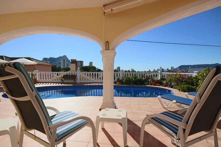 Sport & Beauty 5, Sunny 3BR Villa w/ Endless Views & Heated Pool - Walk to Beach & Dining, Alicante