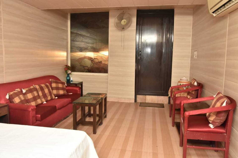 Bedroom 4, Remarkable 6-bedroom Farmhouse in South Delhi, Delhi