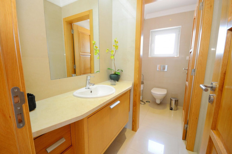 Bathroom, Duma in Albufeira With 4 Bedrooms and 4 Bathrooms, Albufeira