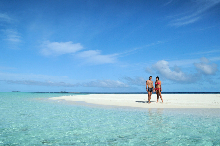 Others, Arianna Dhangethi