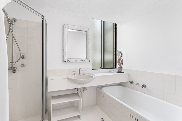 Bathroom, Portside 10 1 Donald Street, Port Stephens