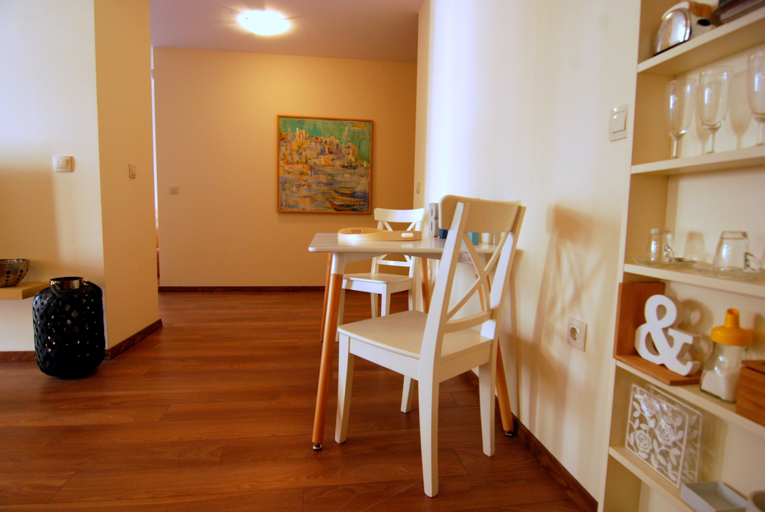 Others 5, Baratero Wooden House Apartment, Stolichna