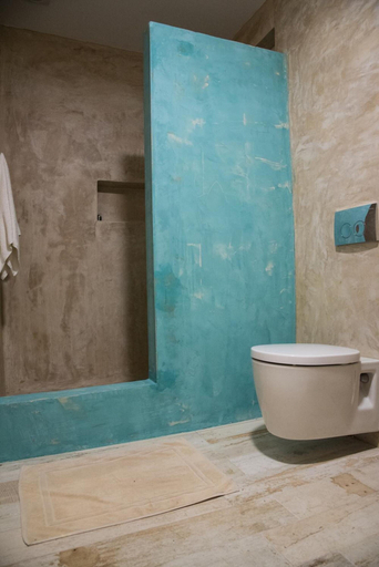 Bathroom 4, Popi Studios, South Aegean