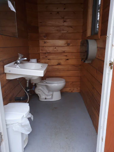 Bathroom 5, Wells Gray Golf resort and RV park, Thompson-Nicola