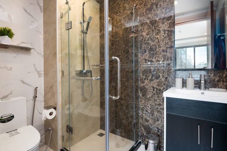 Bathroom 5, Pool Views De Luxe at Arcadia Beach Resort, Pattaya