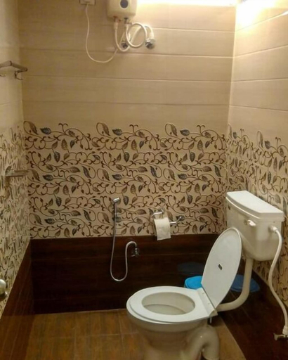 Bathroom 3, Piggy Hostel Varkala, Thiruvananthapuram
