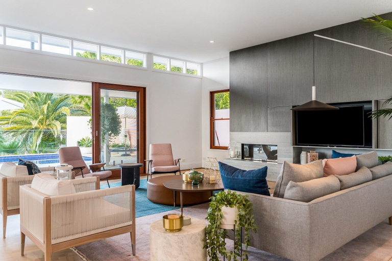 Others 4, Your Luxury Escape - White Wood, Byron