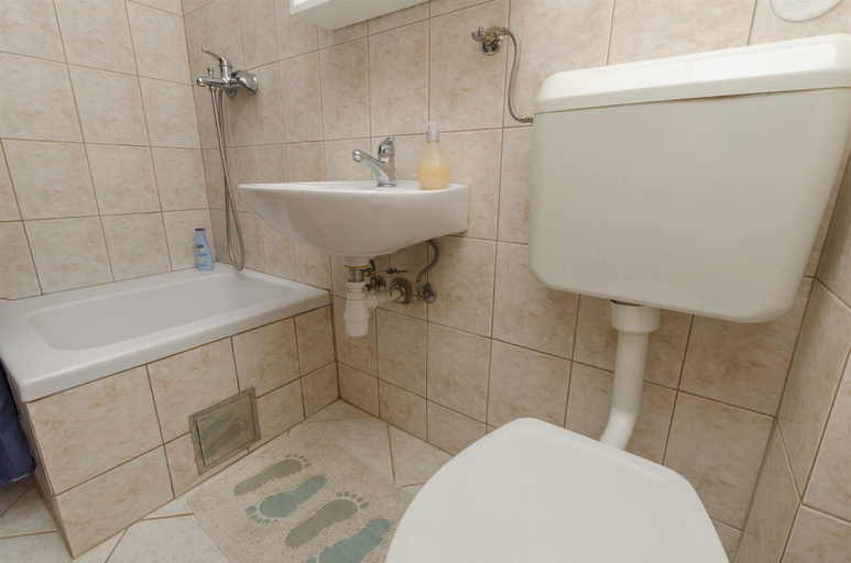 Bathroom 5, Apartments Oliva, Šolta