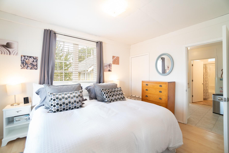 Bedroom 3, Coral Cottage, Lincoln