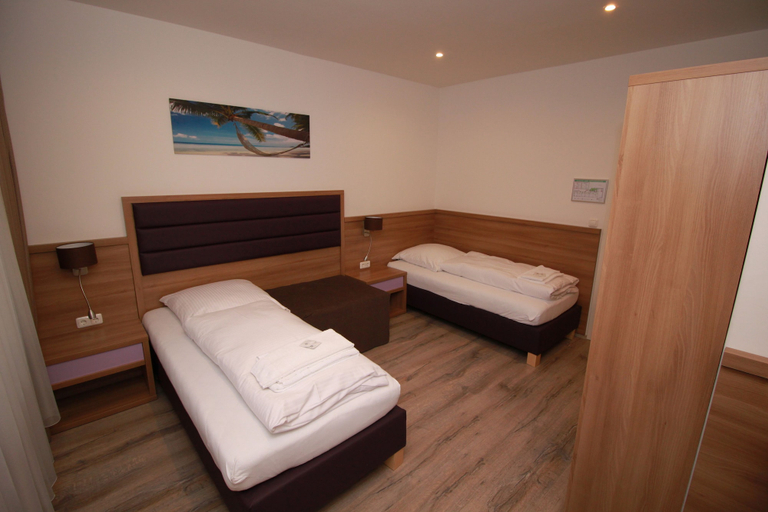 Bedroom 4, Slamba Hostel Augsburg, Augsburg