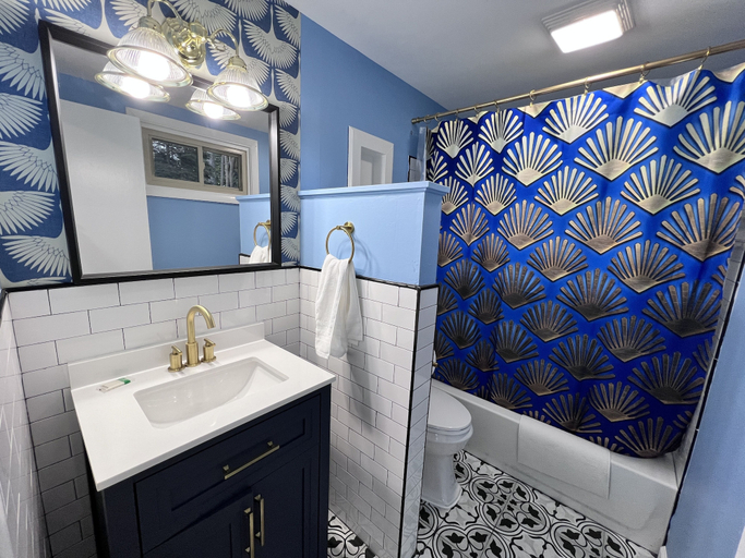 Bathroom 3, The Great Gatsby Motel Inn, Fulton